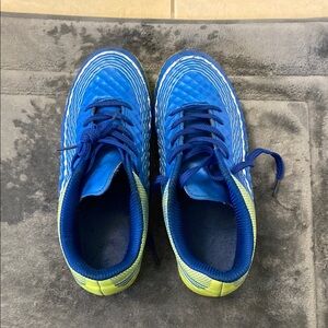 Kids Indoor soccer shoes